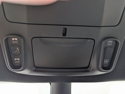 Used 2023 Chrysler Pacifica Limited w/ S Appearance Package image 30