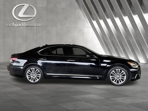 Used 2017 Lexus LS 460 image 4