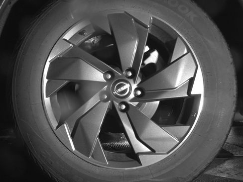 Used 2025 Nissan Rogue SV AWD/4WD image 14