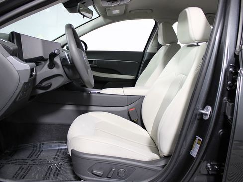 Used 2025 Hyundai Sonata SEL image 9