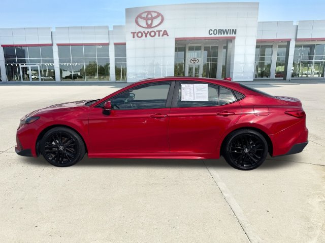 Used 2025 Toyota Camry SE FWD image 2