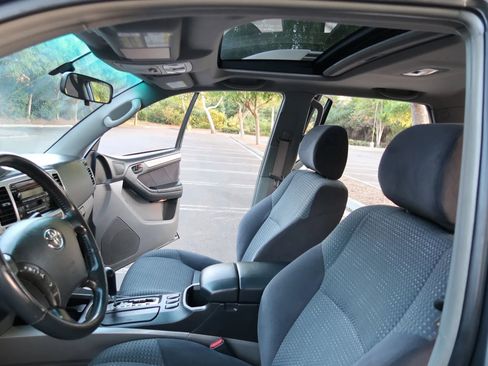 Used 2004 Toyota 4Runner Sport image 12