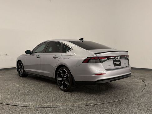 Used 2025 Honda Accord Sport image 3