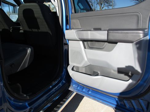 Used 2025 Ford F150 XLT w/ Equipment Group 301A Standard image 21