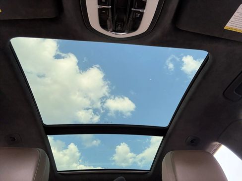 Used 2015 Porsche Macan Turbo image 15