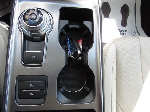 Used 2024 Ford Edge Titanium w/ Equipment Group 301A AWD/4WD image 22