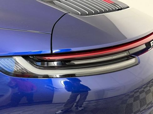 Used 2022 Porsche 911 Carrera 4S AWD/4WD image 17