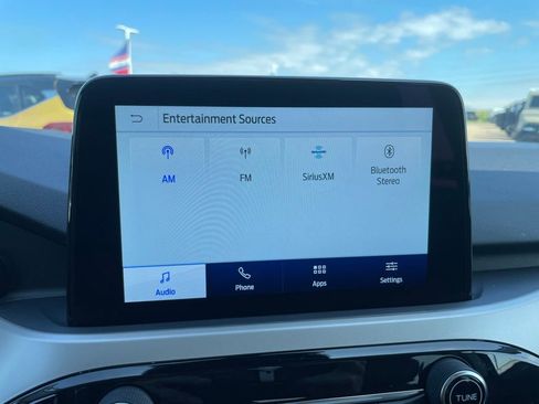 Used 2022 Ford Escape SE image 15