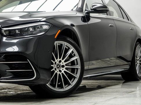 Used 2023 Mercedes-Benz S 580 4MATIC Sedan image 3
