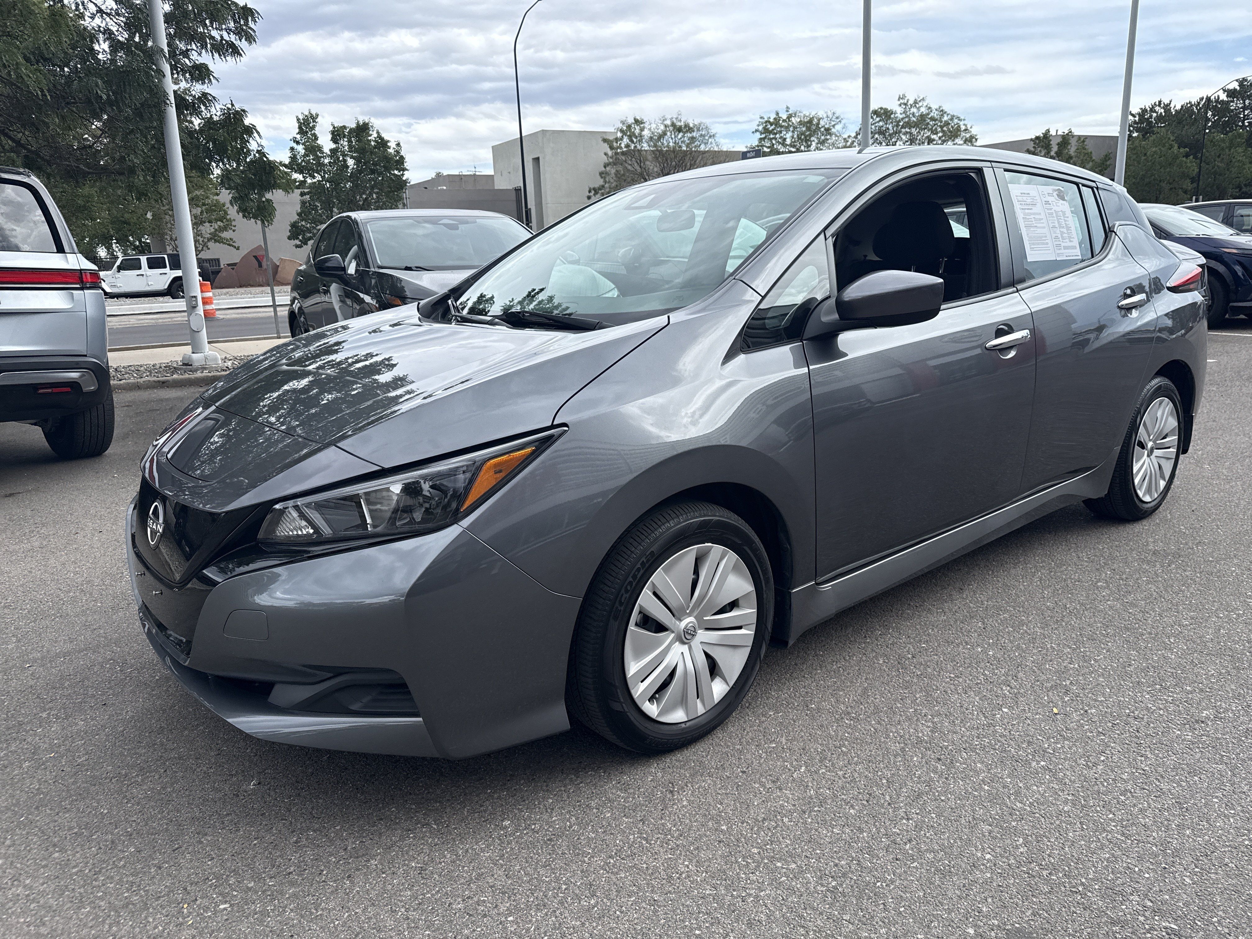 Certified 2025 Nissan Leaf S FWD image 6