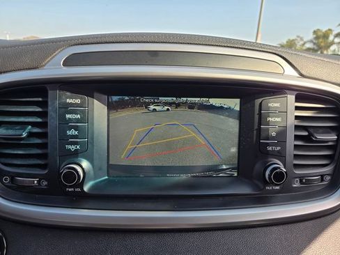 Used 2020 Kia Sorento EX FWD image 10