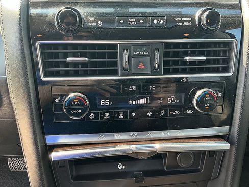 Used 2021 Nissan Armada SL w/ Captain's Chairs Package RWD image 19