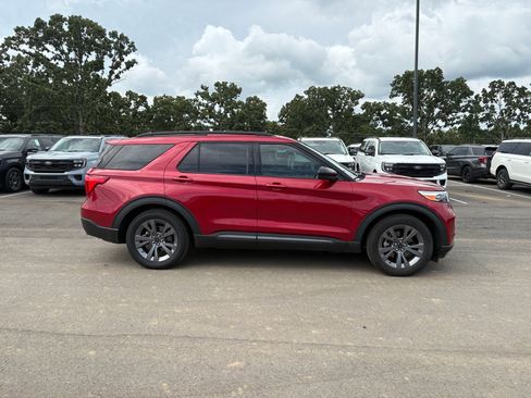 Used 2022 Ford Explorer XLT w/ Equipment Group 202A RWD image 5