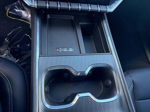 New 2026 GMC Acadia Elevation image 23