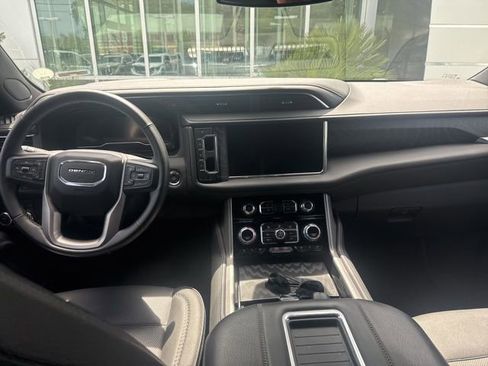 Used 2023 GMC Yukon Denali image 10