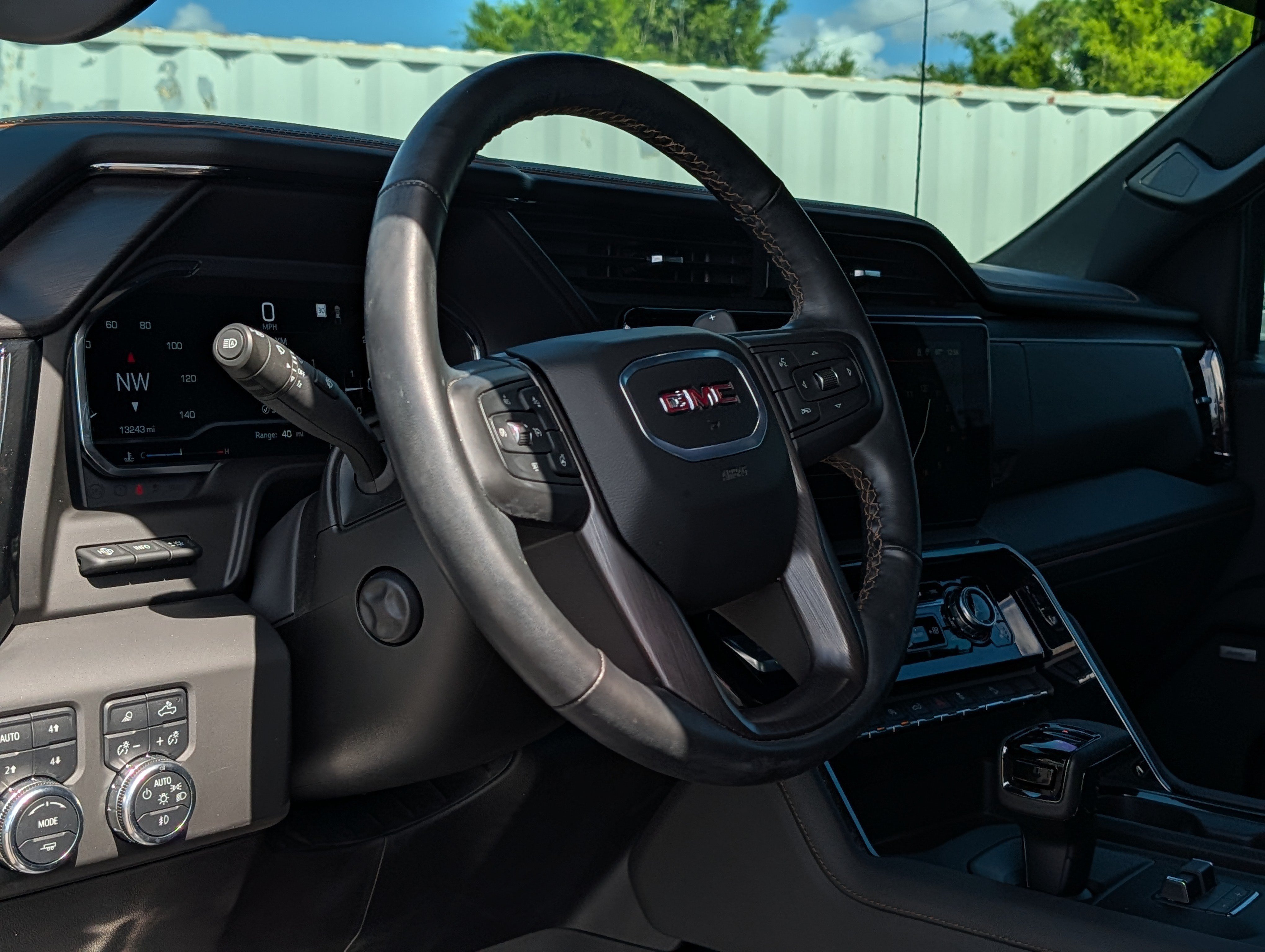 Used 2025 GMC Sierra 1500 AT4 w/ Technology Package AWD/4WD image 45