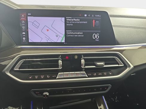 Used 2021 BMW X5 xDrive40i w/ Premium Package AWD/4WD image 23