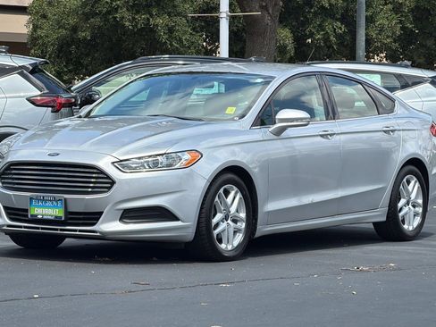 Used 2016 Ford Fusion SE FWD image 7