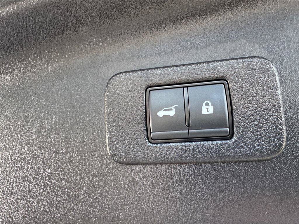 Used 2023 Nissan Armada Platinum w/ Captain's Chairs Package AWD/4WD image 11