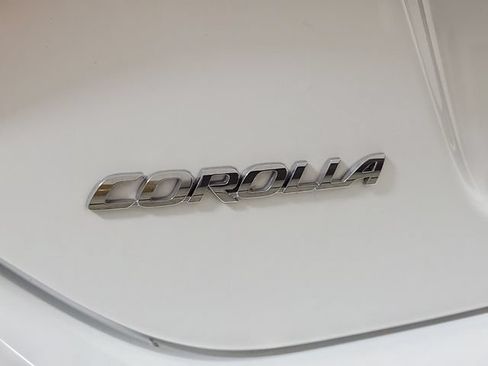Used 2017 Toyota Corolla SE FWD image 9