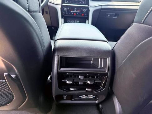 Certified 2024 Jeep Grand Cherokee Altitude AWD/4WD image 13
