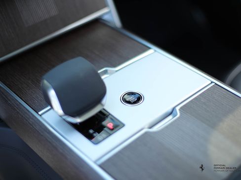 Used 2025 Land Rover Range Rover Autobiography image 39