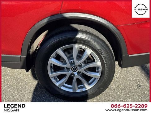 Used 2020 Nissan Rogue SV image 8