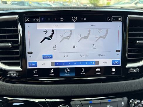 New 2026 Chrysler Voyager LX image 36