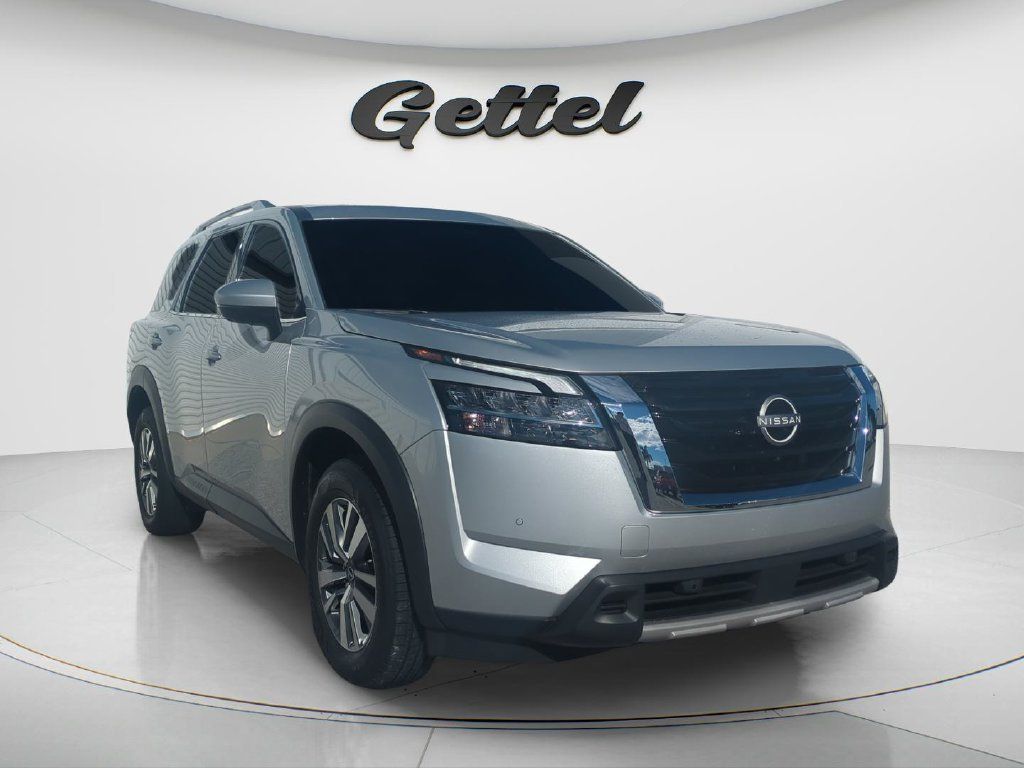 Certified 2024 Nissan Pathfinder SL FWD image 3