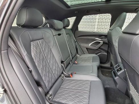 Used 2025 Audi SQ5 Premium Plus AWD/4WD image 23
