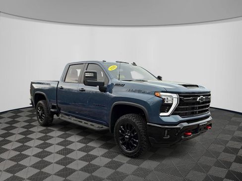Used 2026 Chevrolet Silverado 2500 LT w/ Trail Boss Package AWD/4WD image 3