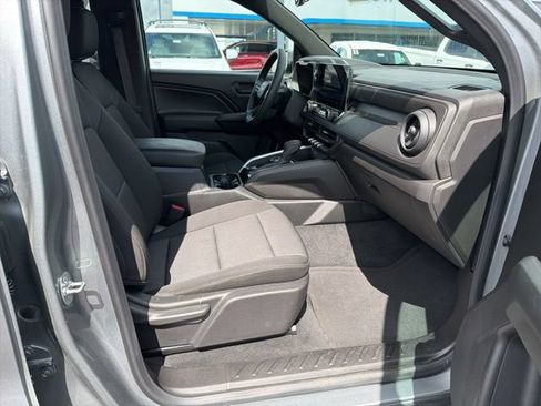 Used 2025 Chevrolet Colorado Trail Boss AWD/4WD image 12