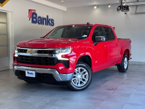 Certified 2022 Chevrolet Silverado 1500 LT image 2