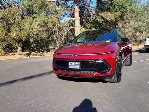 New 2026 Chevrolet Equinox EV RS image 3