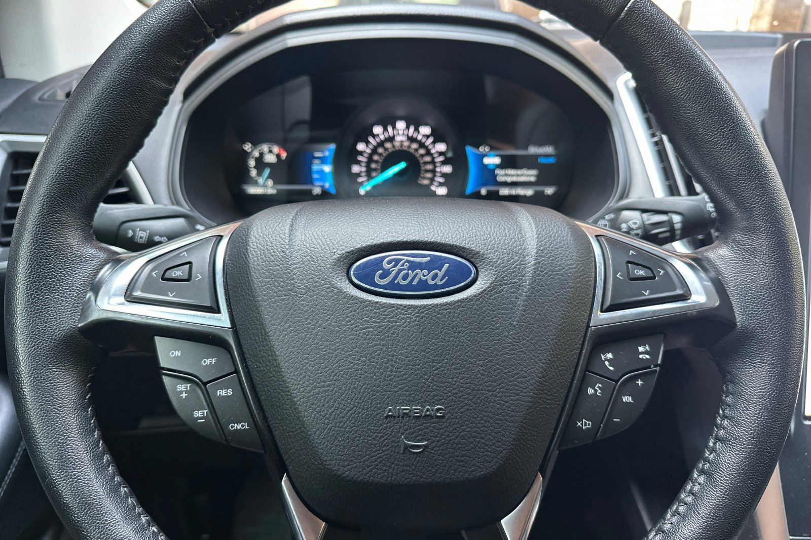 Used 2024 Ford Edge SEL AWD/4WD image 23