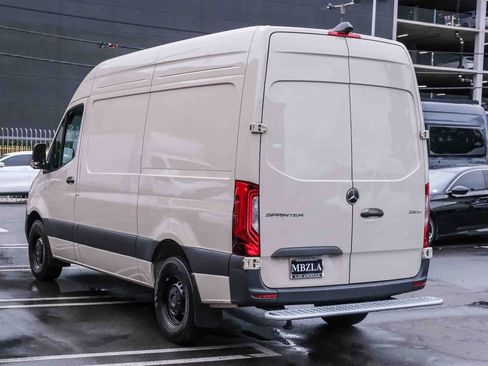 Used 2024 Mercedes-Benz Sprinter 2500 image 6