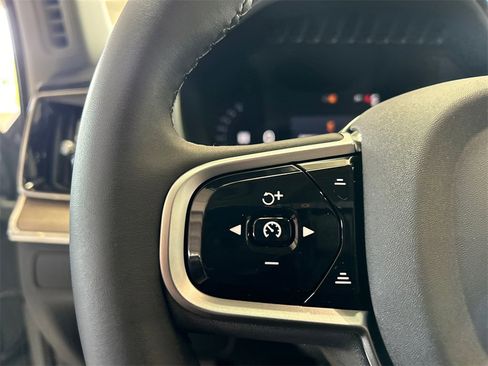 New 2026 Volvo XC90 B6 Plus w/ Protection Package Premier image 13