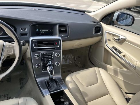 Used 2016 Volvo S60 T5 Premier w/ Convenience Package image 13