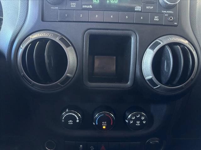 Used 2014 Jeep Wrangler Unlimited Sport w/ Connectivity Group AWD/4WD image 14