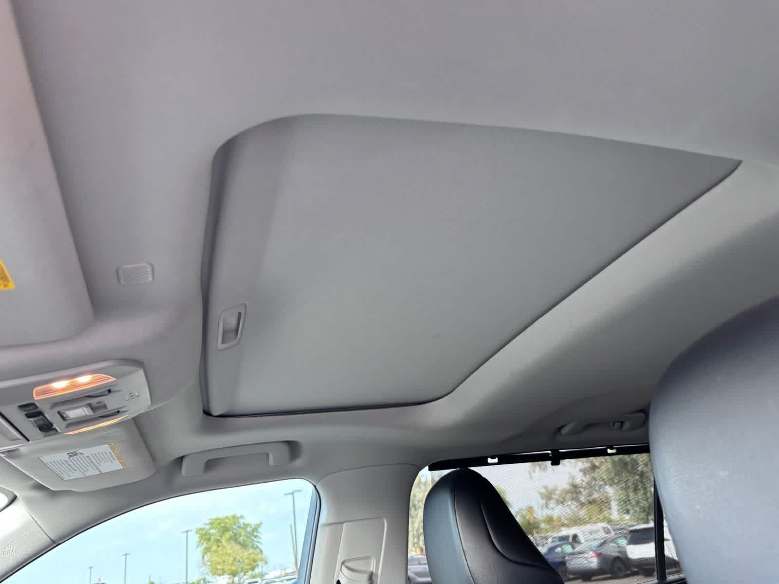 Used 2021 Toyota Highlander XLE FWD image 29