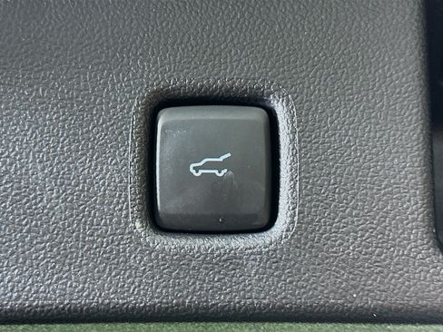 Used 2025 Ford Escape Platinum AWD/4WD image 30