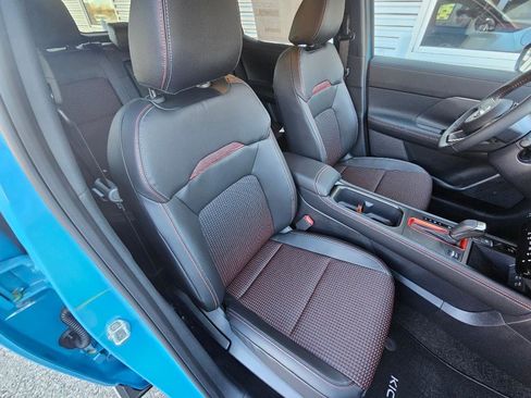 Used 2025 Nissan Kicks SR w/ Illumination Package image 18