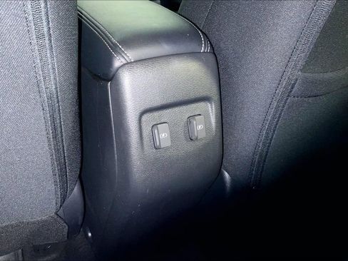Used 2022 Nissan Kicks SV FWD image 31