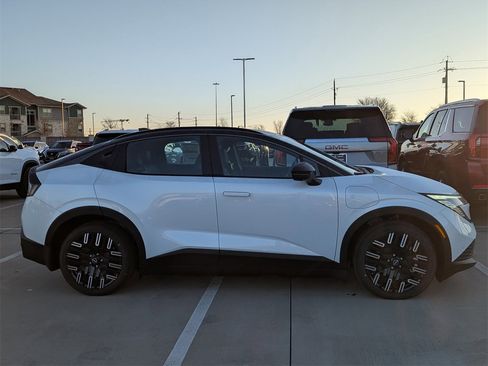 New 2026 Nissan Leaf Platinum+ image 4