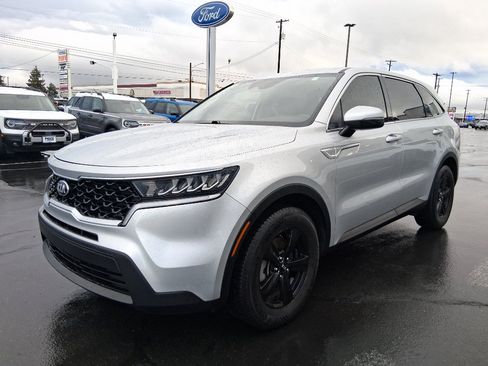Used 2021 Kia Sorento LX image 7