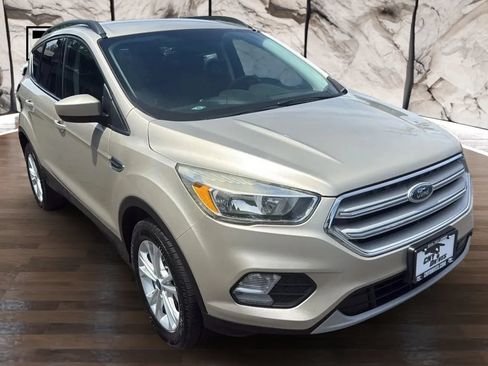 Used 2018 Ford Escape SE AWD/4WD image 3