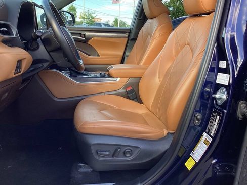 Used 2021 Toyota Highlander Platinum AWD/4WD image 14