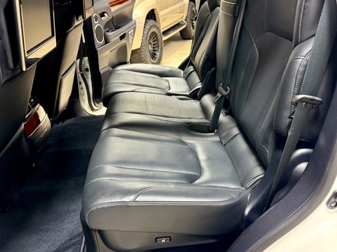 Used 2016 Lexus LX 570 4WD w/ Luxury Package image 23