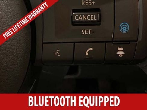 Used 2024 Nissan Rogue SV AWD/4WD image 11
