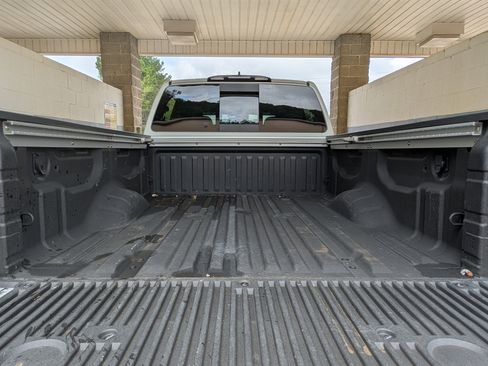 Used 2024 Nissan Titan PRO-4X AWD/4WD image 18